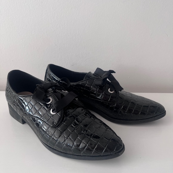 Aldo black patent, faux-snake, lace-up loafers, pointed toe (size 9) - Picture 1 of 3